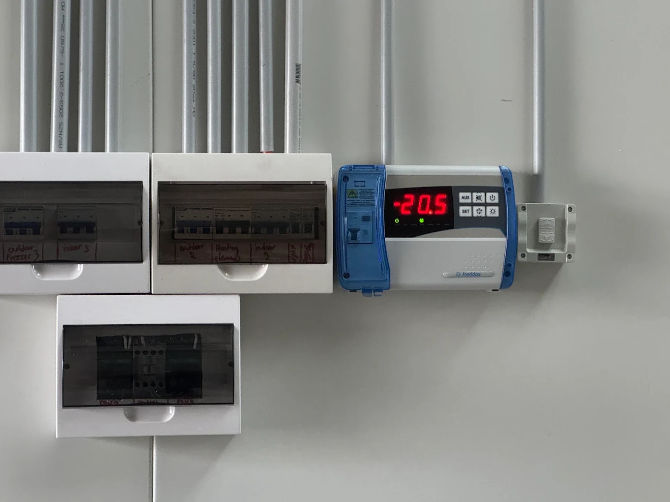 Refrigeration temperature controller and electrical panels by JAE